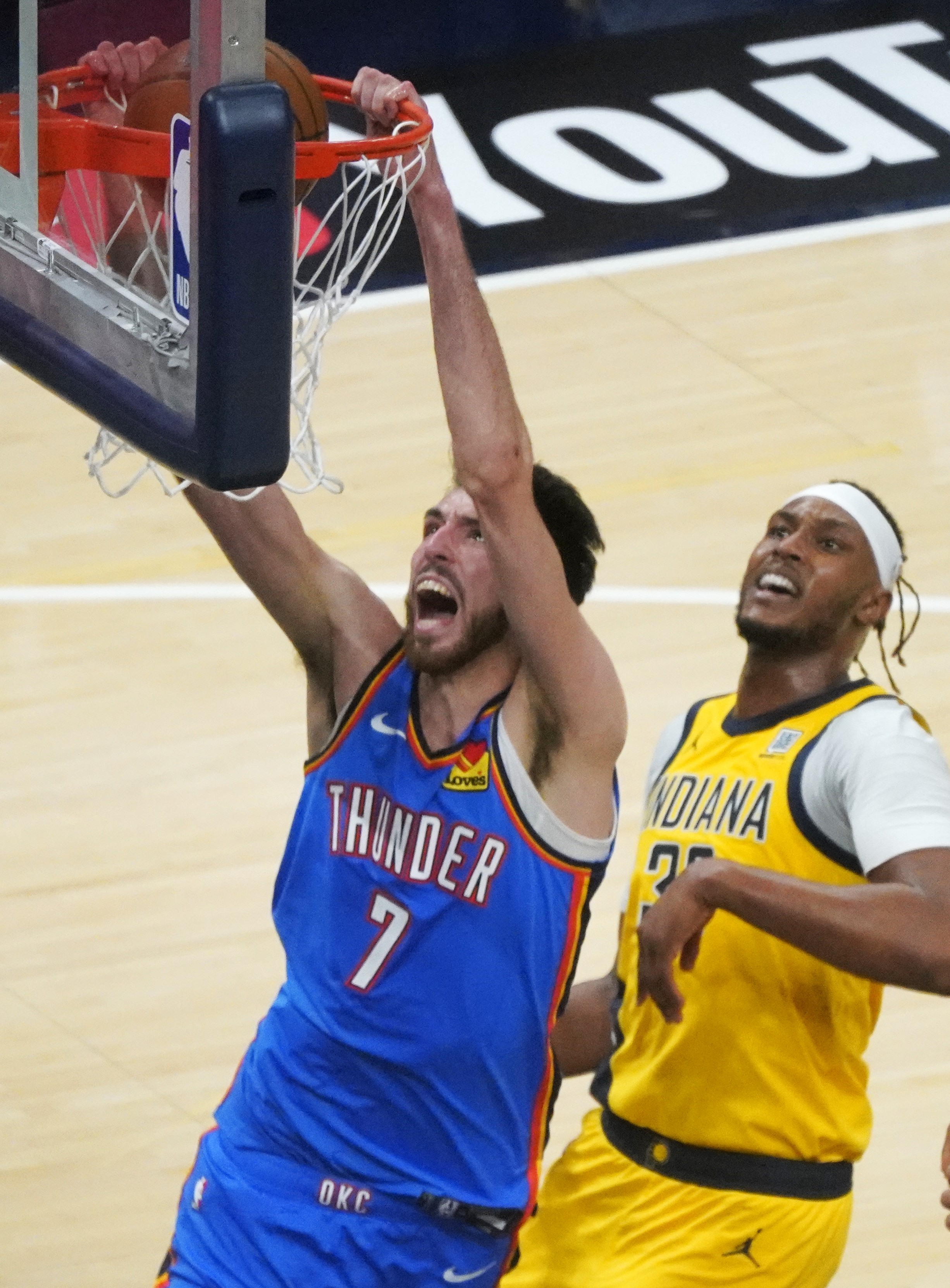 开云体育官方网站-步行者大胜魔术，取得三连胜的简单介绍