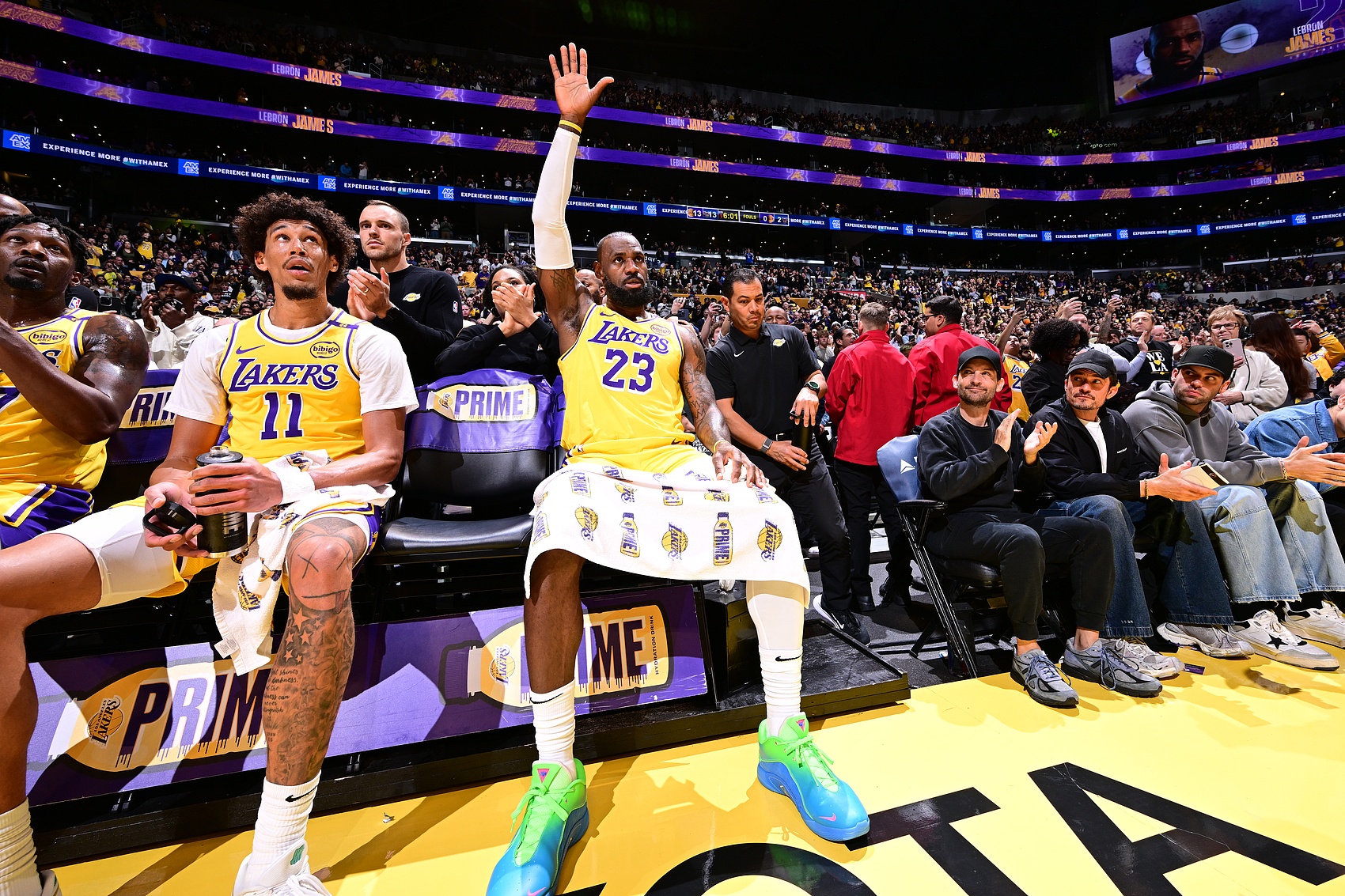 湖人大胜篮网继续取得胜利