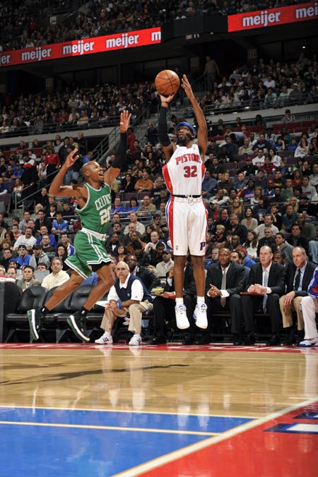 开云体育平台APP-凯尔特人鏖战快船，汉密尔顿高光表现的简单介绍