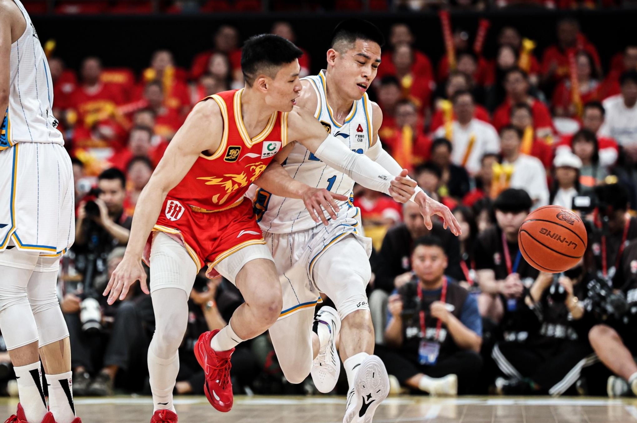 惊天逆转！CBA战队挺进四强