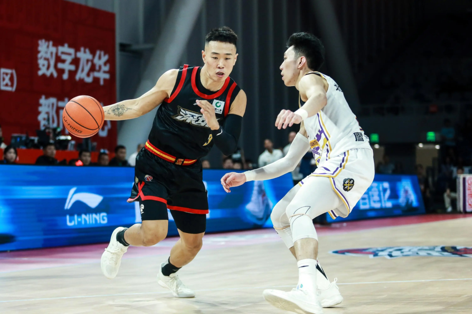 深圳队绝杀新疆队，伦纳德带队取胜