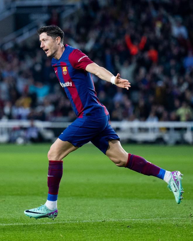 巴西完胜马德里竞技，莱万高光表现