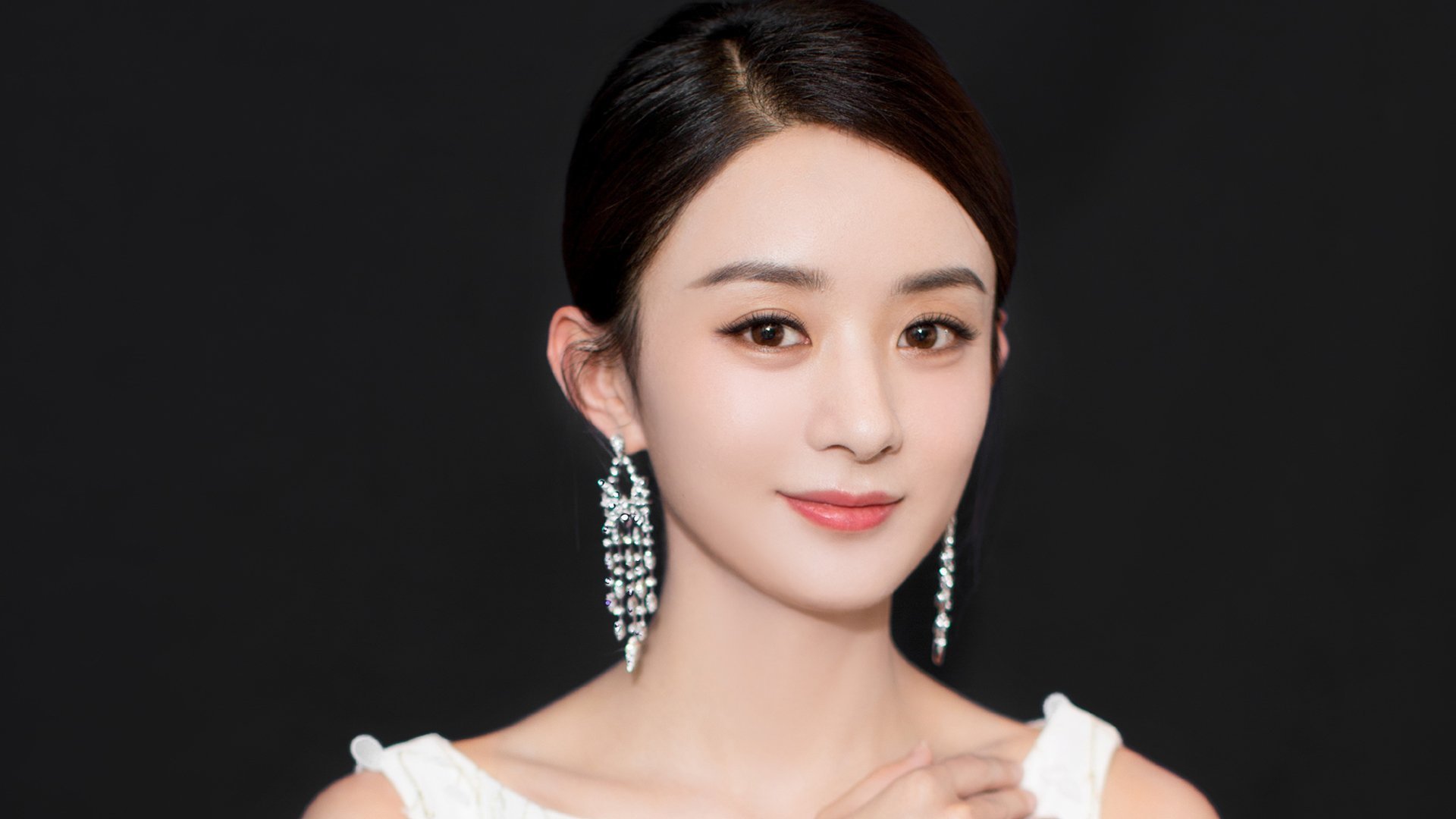 开云体育登录-雷霆破穹顶，英格拉姆擎天—新生代接管季后赛的宣言