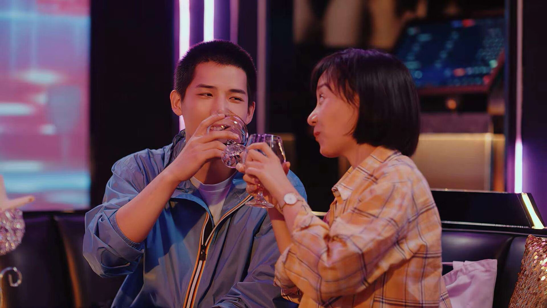 开云体育在线-生死七秒，爱德华兹从死神指缝间夺回抢七胜利