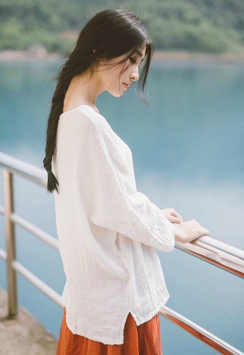 封锁与突围，当足球成为跨越边界的闪电