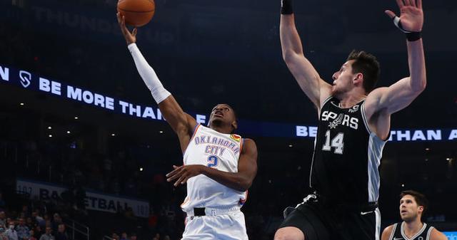 开云APP-霍勒迪关键回合不手软，马刺完胜北京队