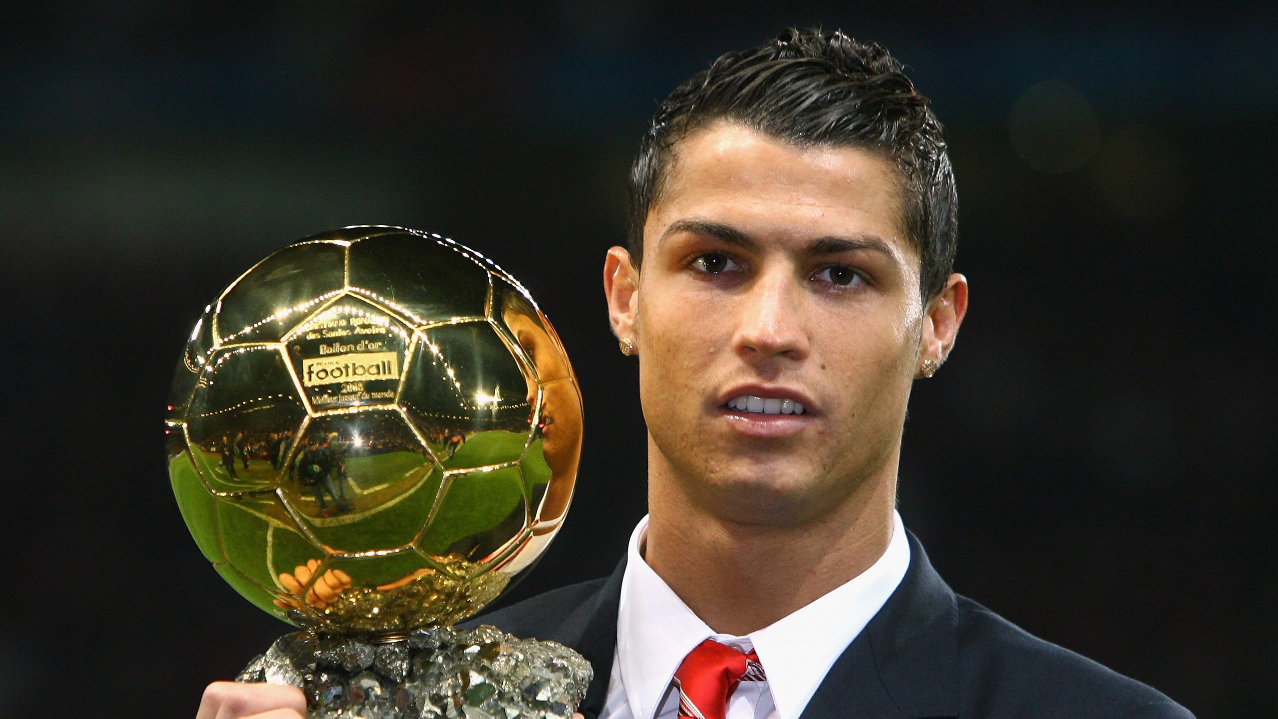 凡人弑神,欧冠淘汰赛之夜,拉文用一粒单刀刻下草根史诗