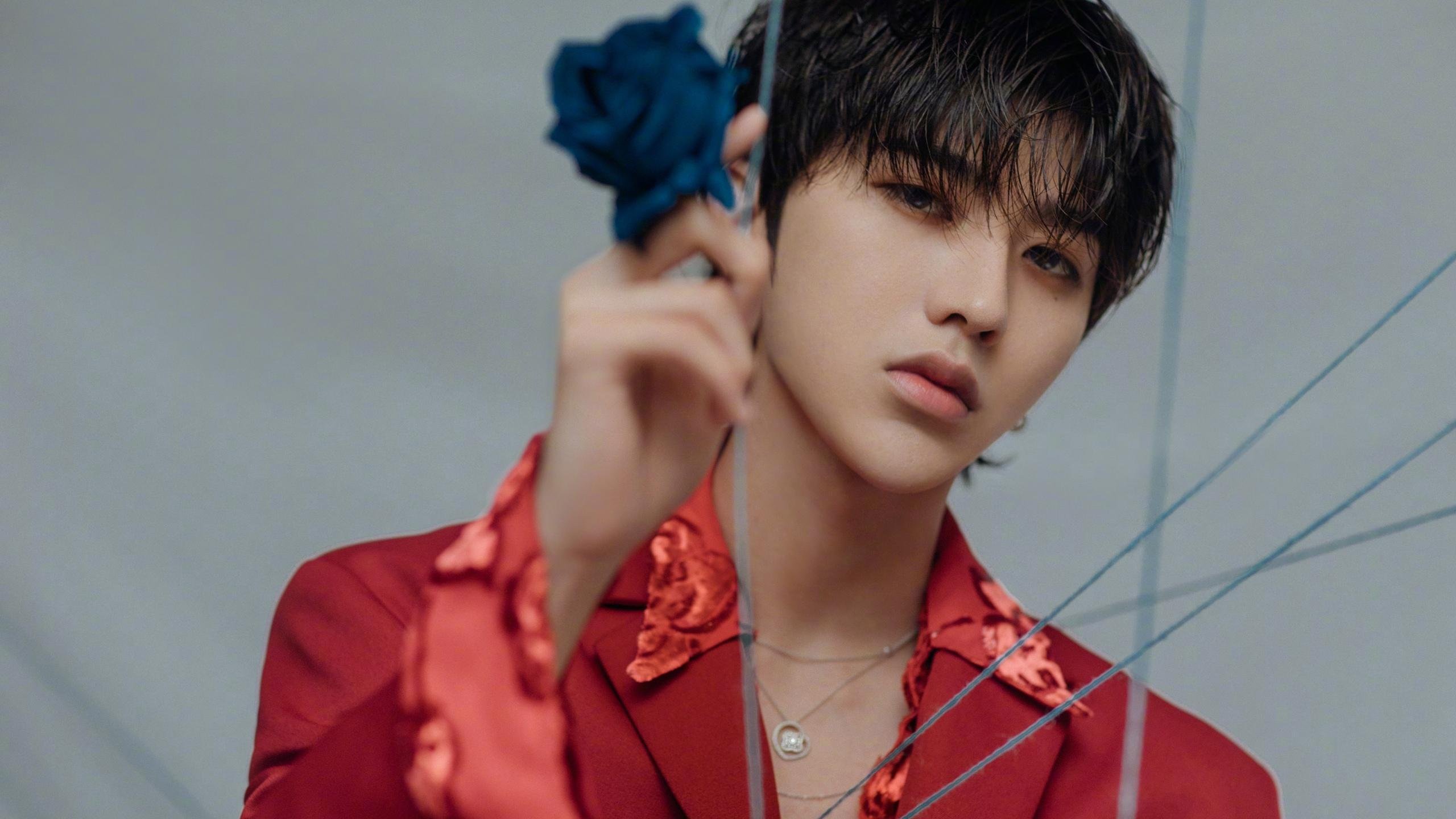 开云体育官网-绿茵豪情与硬地雄心，欧冠半决赛焦点战与雄鹿淘汰奇才的竞技启示