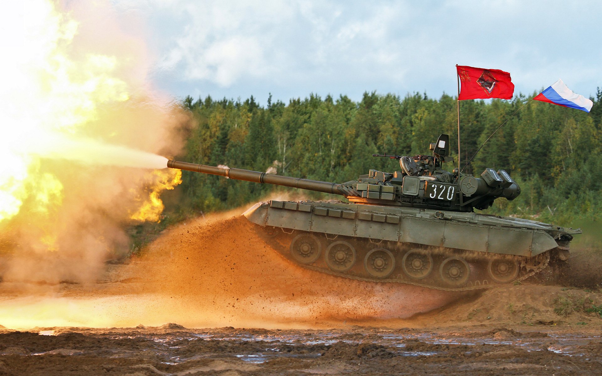 喀麦隆对阵佛罗伦萨，苏亚雷斯冠军级表现点燃绿茵场